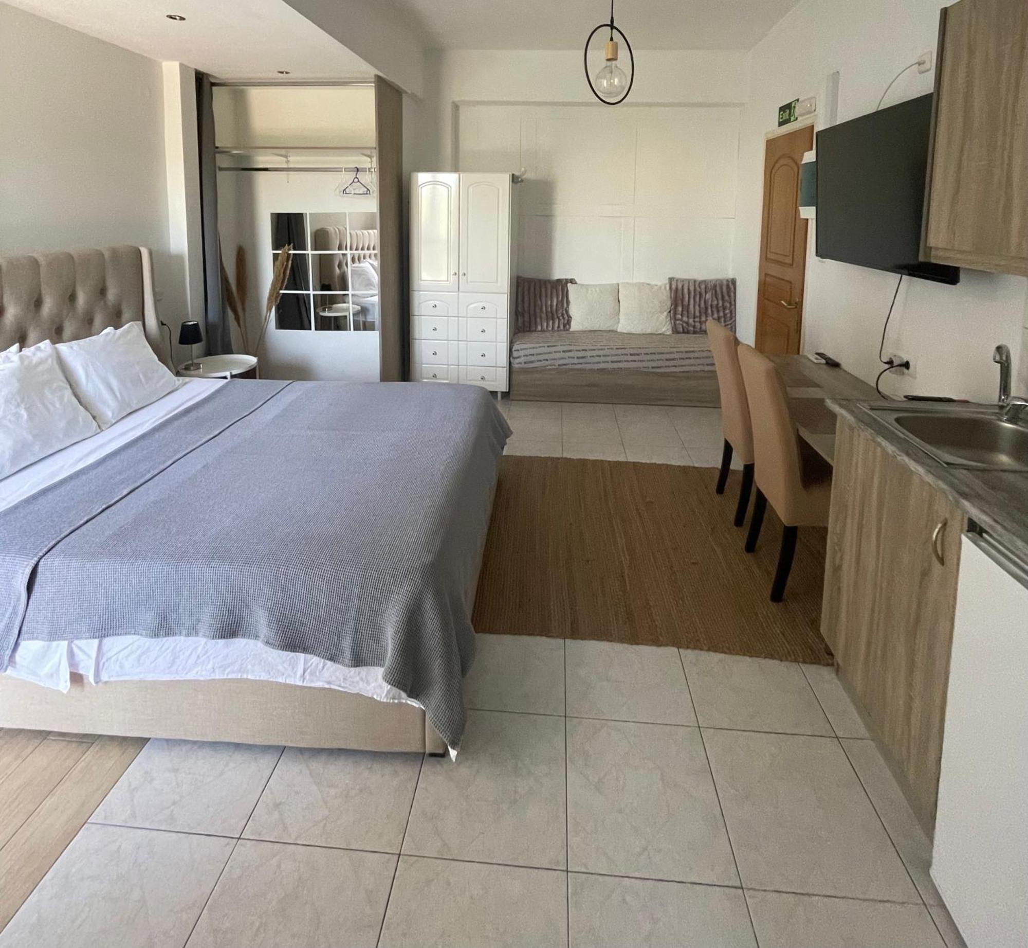 Greece Apartments Now Патра Экстерьер фото